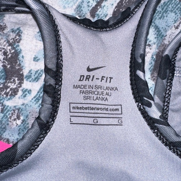 Nike sports bra - Picture 3 of 3